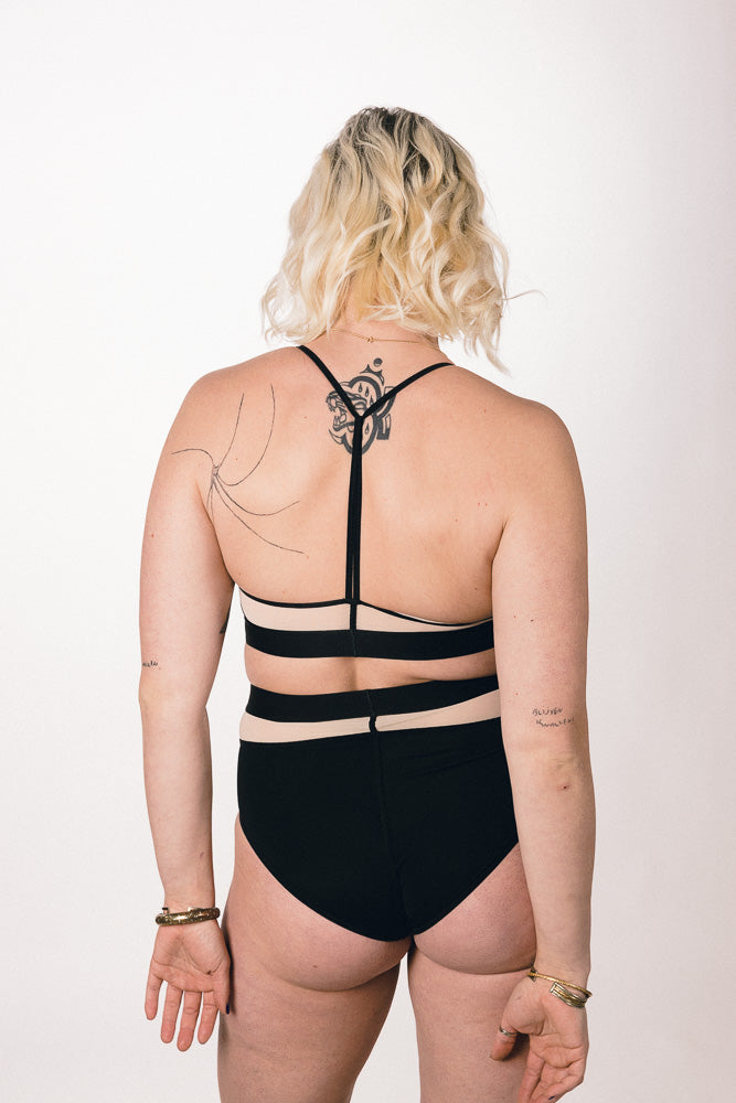 lotus (opaque, black)