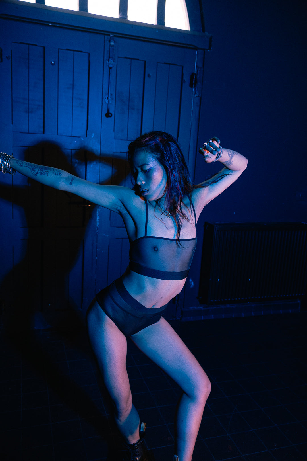 lotus (see-through, black)