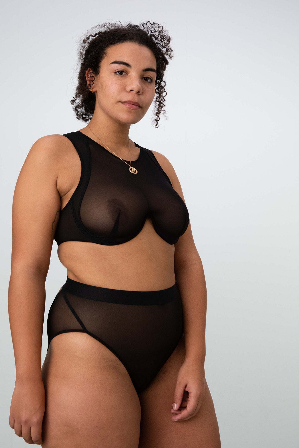 futura (see-through, black)