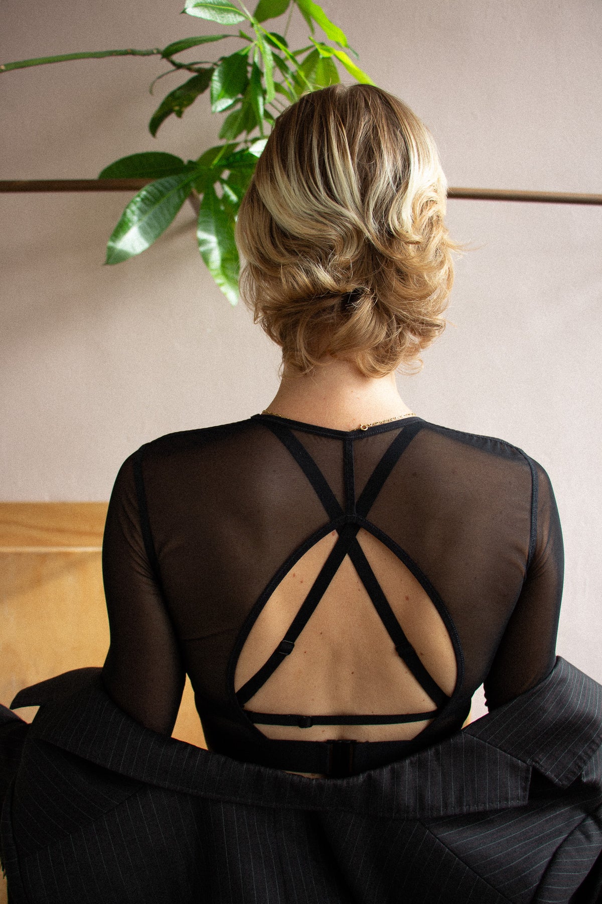 no reply (see-through, black)